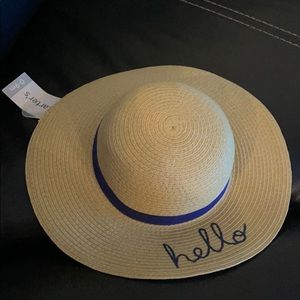 Carter’s hello sun hat